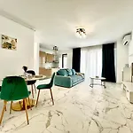 Luxury Residence 2 Bed-Room Apartment