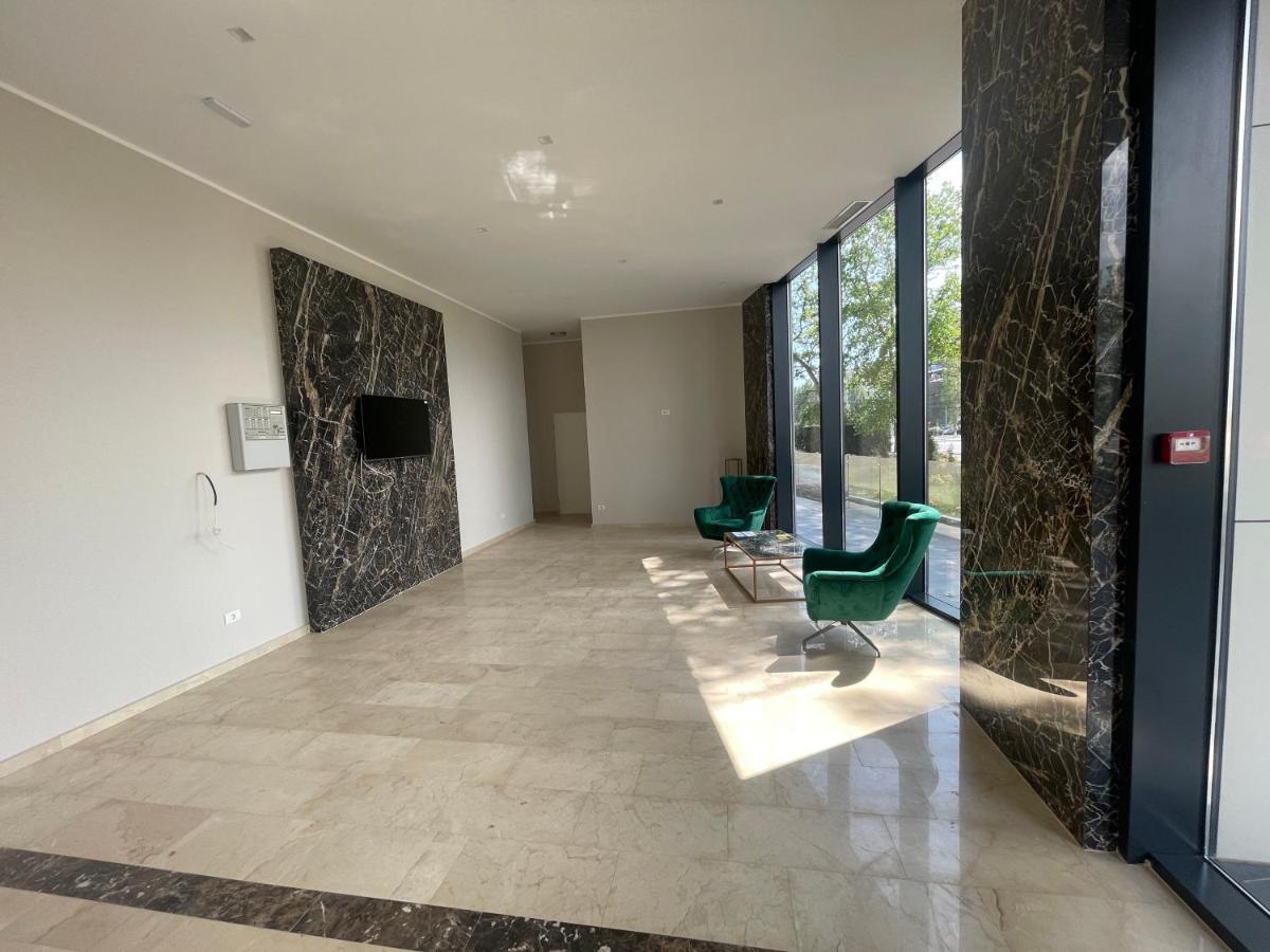 Luxury 2 Bed-room Apartament