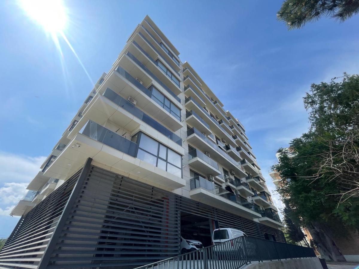 Luxury 2 Bed-room Apartament