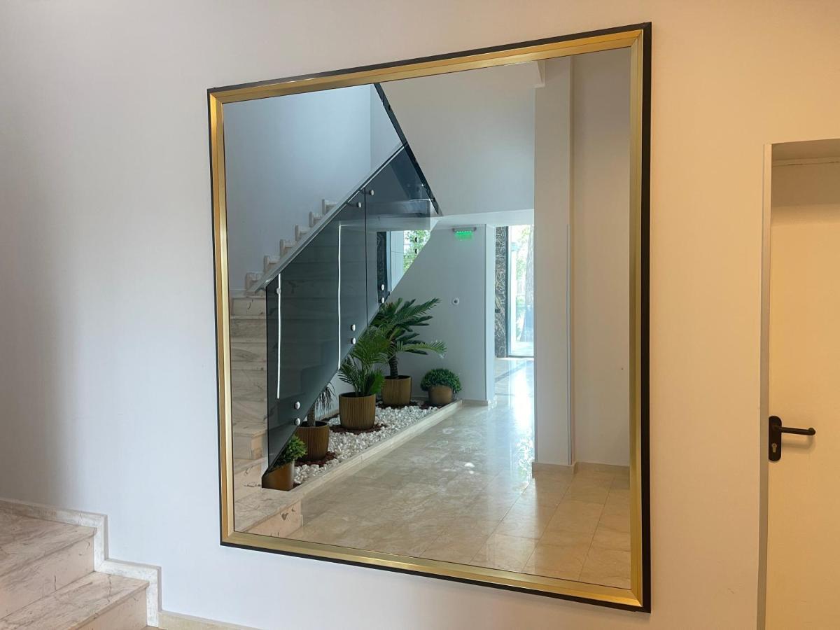 Luxury 2 Bed-room Apartament *