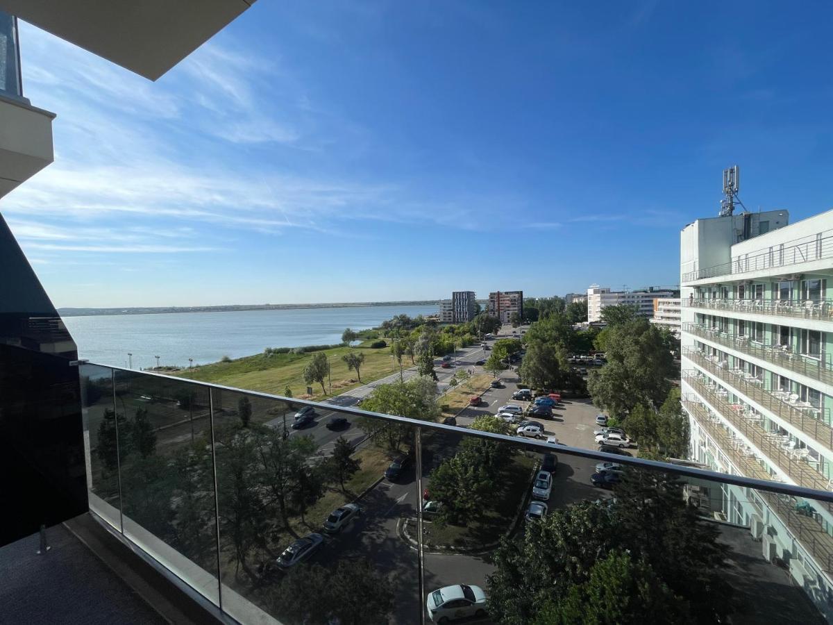 Luxury 2 Bed-room Apartament *