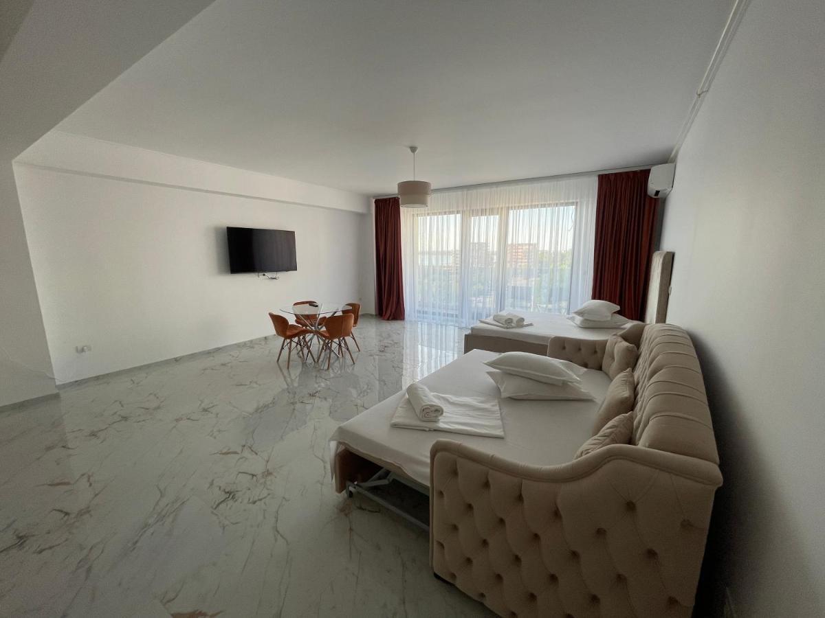 Luxury 2 Bed-room Apartament *