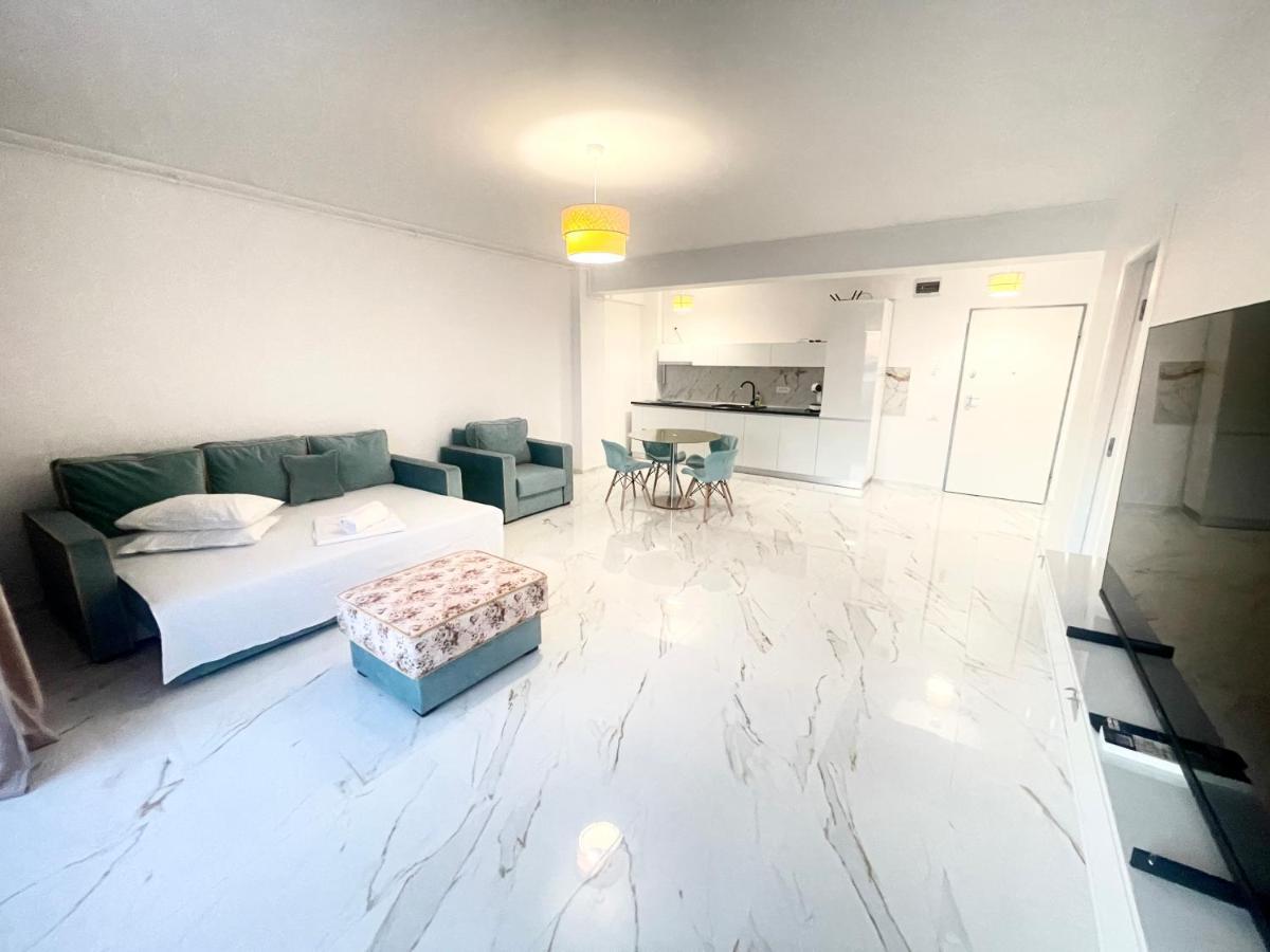 Luxury 2 Bed-room Apartament *