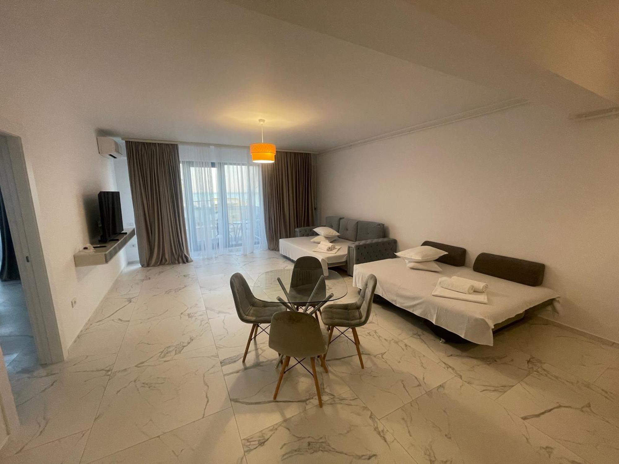 Luxury 2 Bed-room *