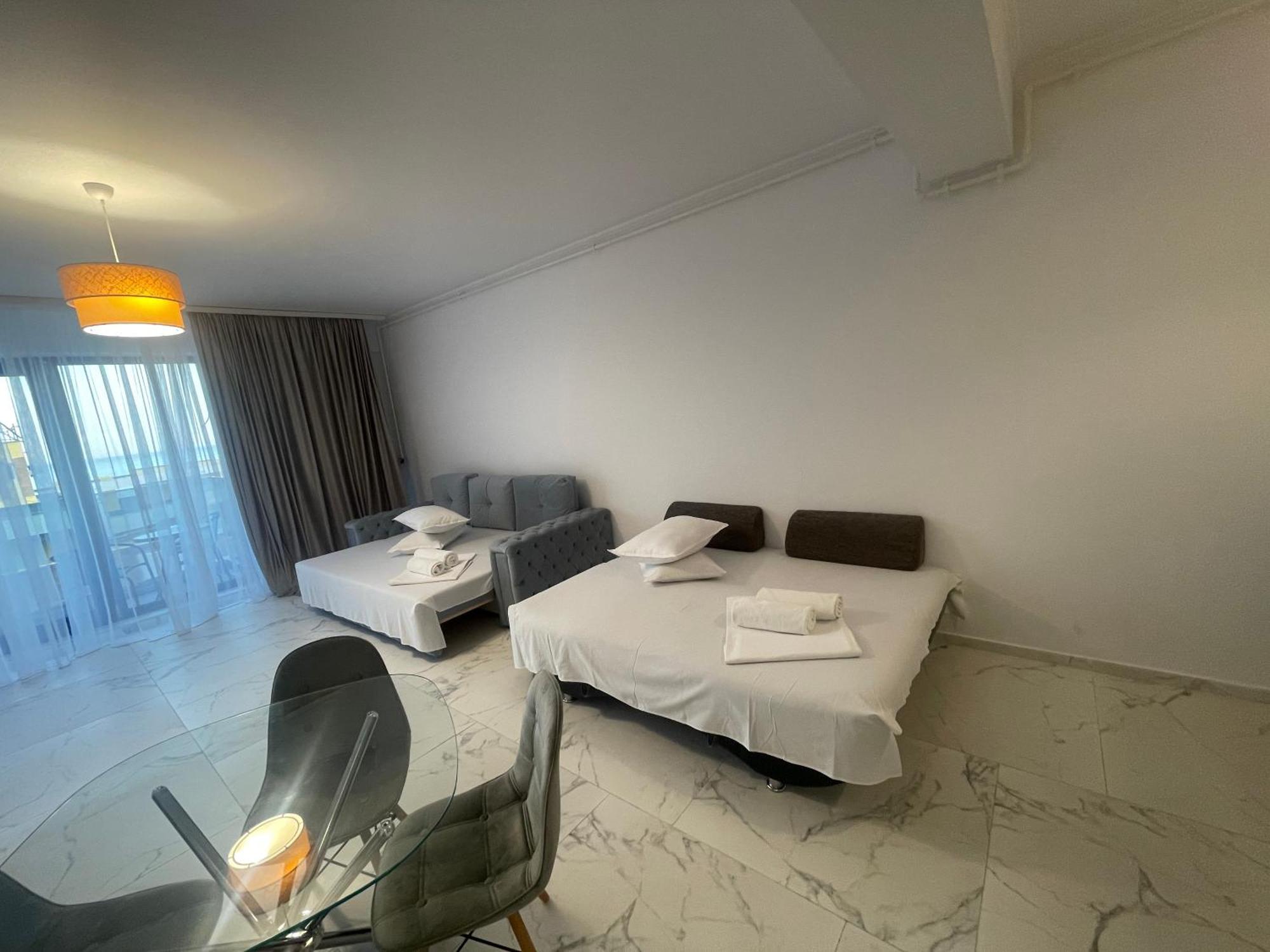 Luxury 2 Bed-room Apartament *