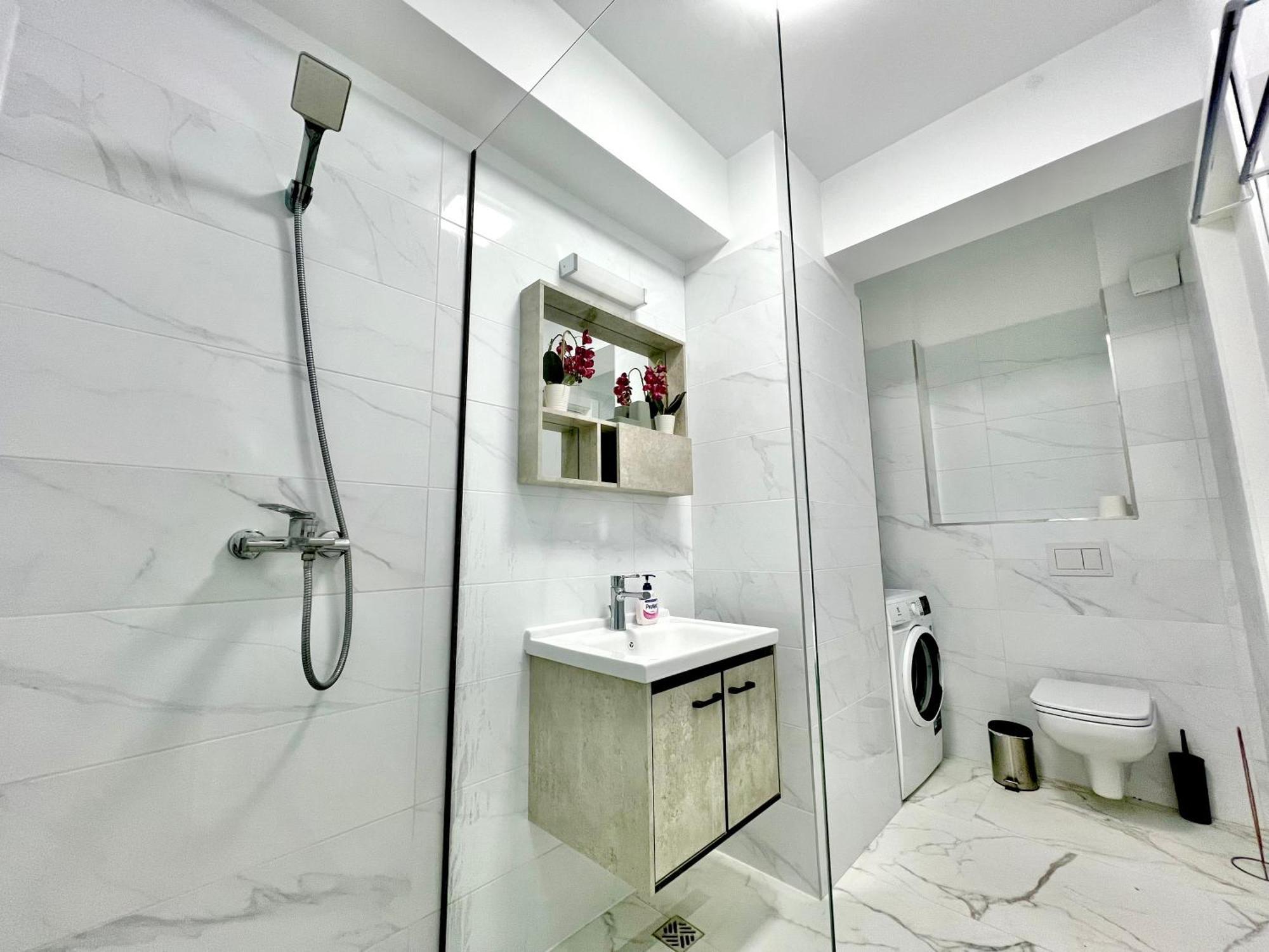 Luxury 2 Bed-room Apartament