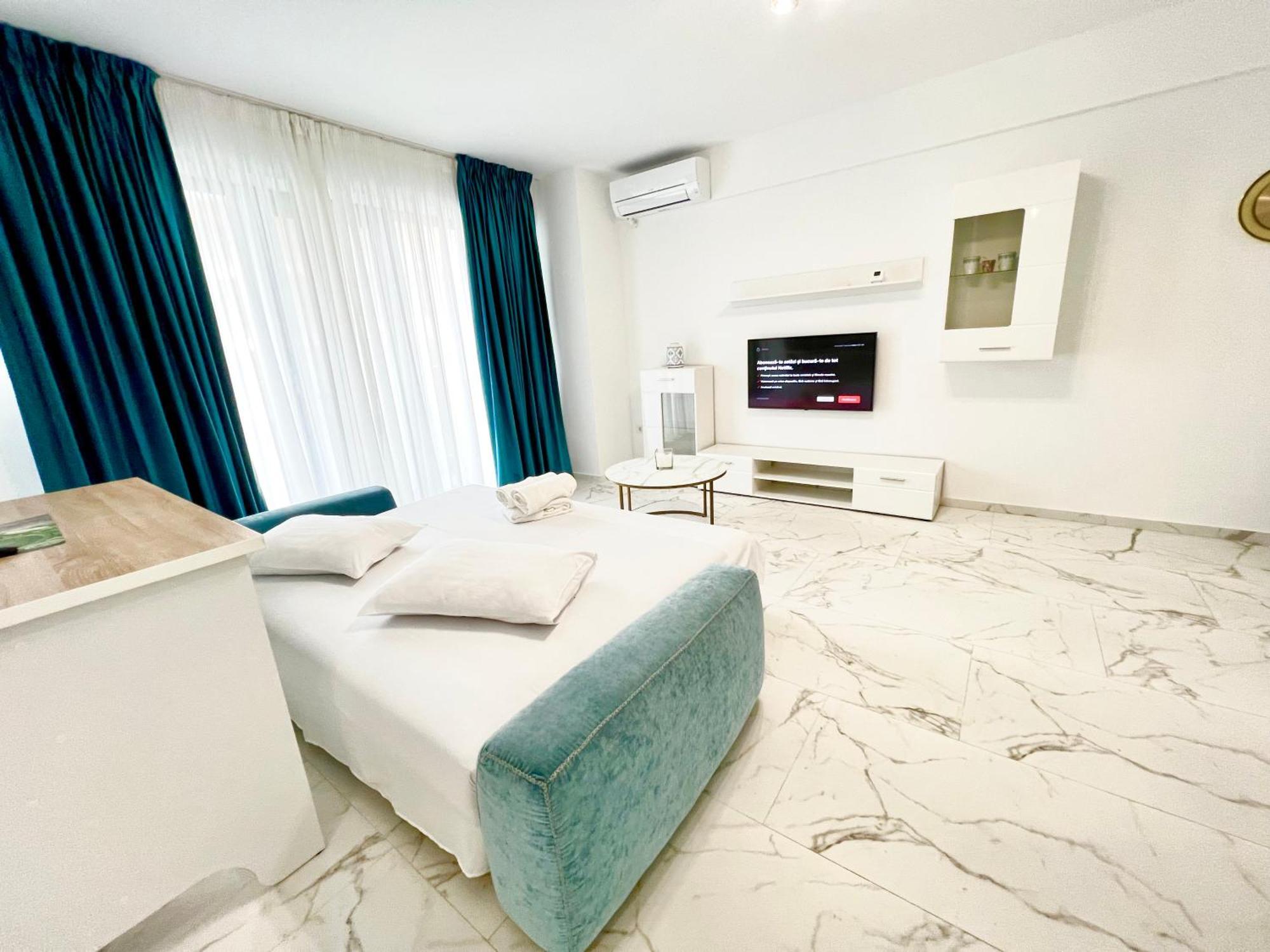 Luxury 2 Bed-room Apartament *