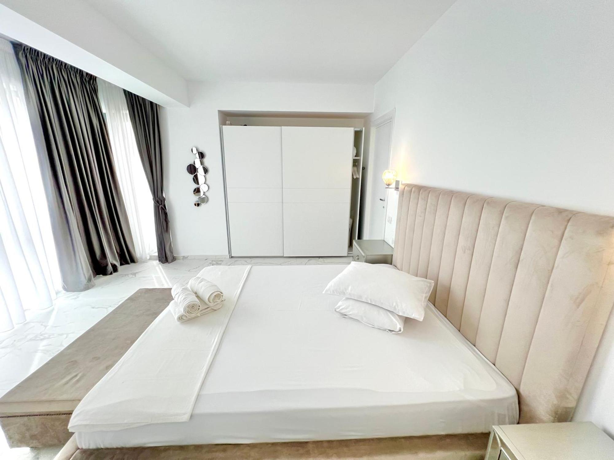 Luxury 2 Bed-room *