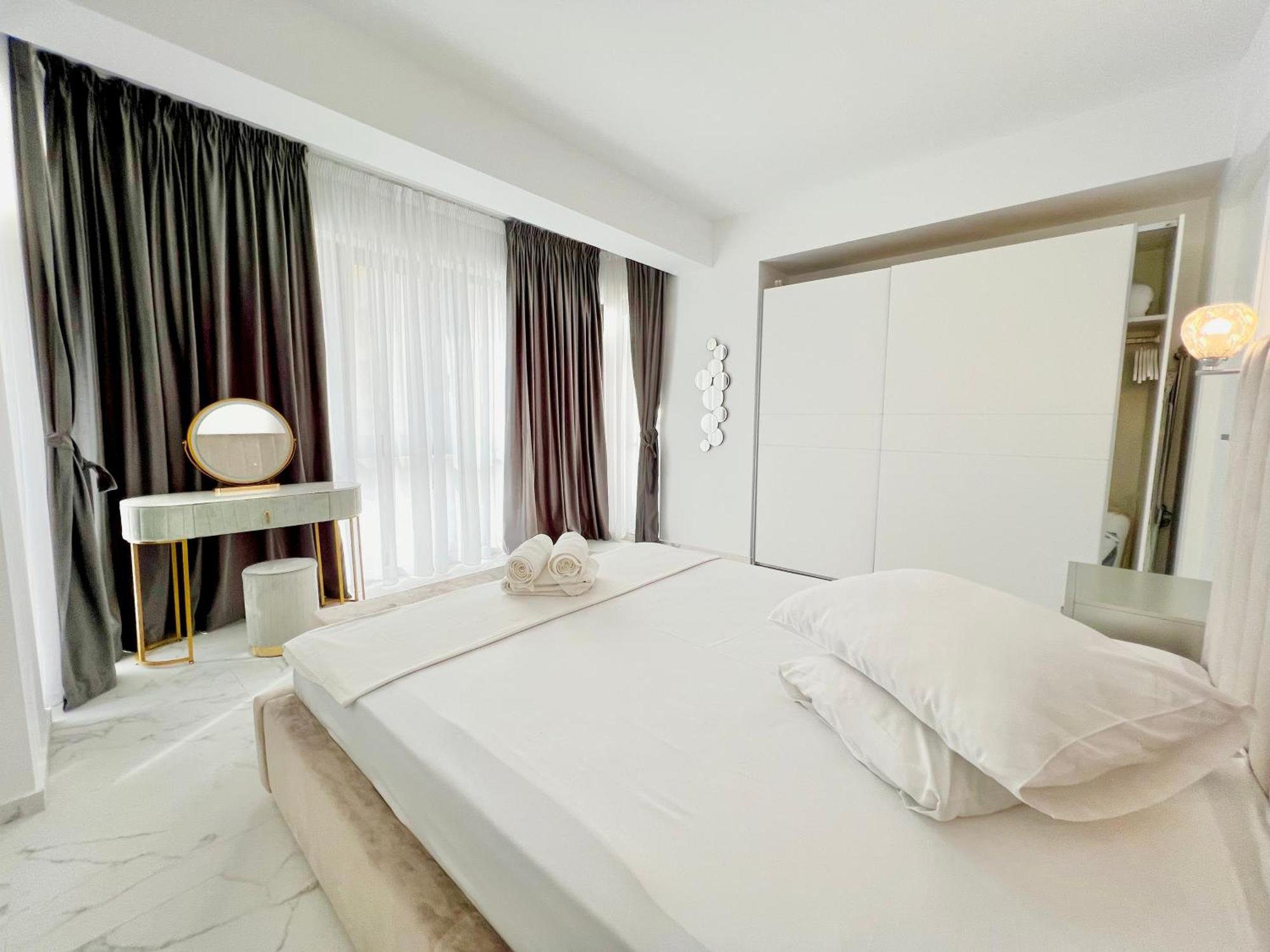 Luxury 2 Bed-room Mamaia